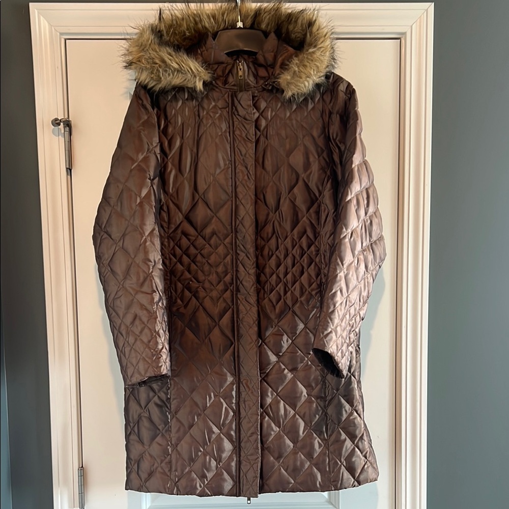 Chic  Bronze/Gold Quilted Puffer Coat with Faux Fur Hood